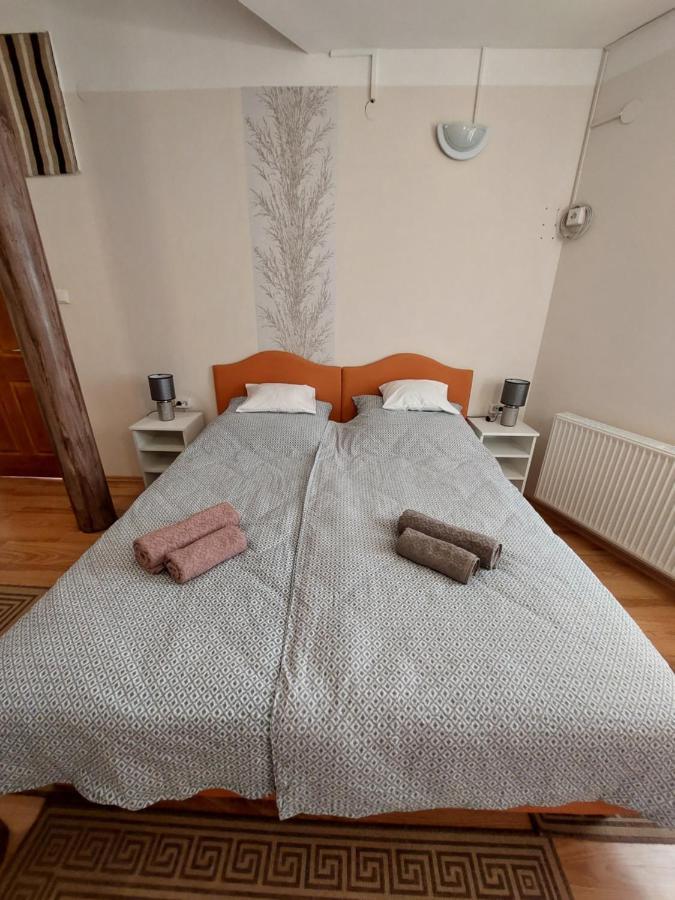 Csaladbarat Vendeglak Szegedi Maganszallashely 9 Fo Reszere, Nagycsaladok Es Barati Tarsasagok Reszere Экстерьер фото